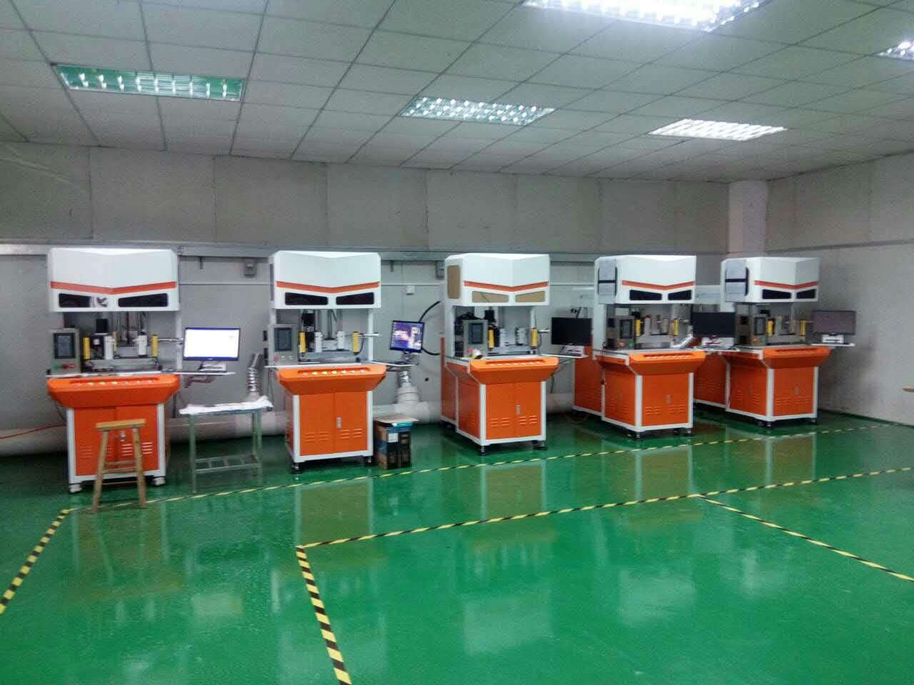 3D激光鐳雕機(jī)設(shè)備現(xiàn)場(chǎng)圖片1 3D激光鐳雕機(jī)設(shè)備現(xiàn)場(chǎng)圖片1