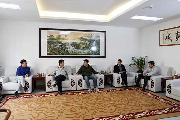 超越激光來訪客戶會(huì)談與考察 超越激光來訪客戶會(huì)談與考察