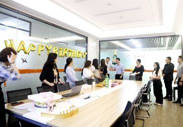 四月生日會(huì)，與你共享歡樂時(shí)光