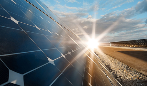 當(dāng)激光技術(shù)遇上光伏產(chǎn)業(yè)：誰(shuí)能更勝一籌？-1