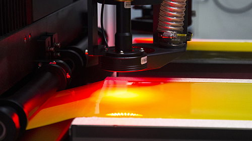 當(dāng)激光技術(shù)遇上光伏產(chǎn)業(yè)：誰(shuí)能更勝一籌？-2