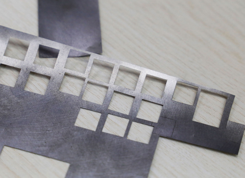 FPC覆蓋膜激光切割機(jī)的特點1